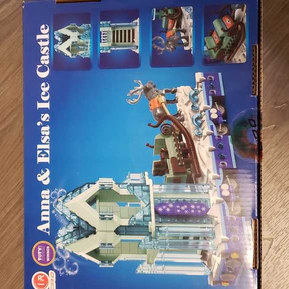 Anna & Elsas Ice Castle - Picture 4 of 4